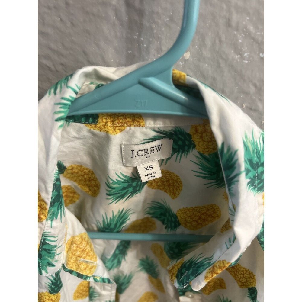 J Crew Shirt Womens Size X Small White Button Up Sleeveless with Pineapples - Picture 5 of 6